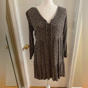 Gorgeous floral Woman’s size Medium American Eagle Dress